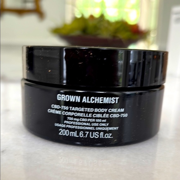 ✨ NICE! NEW Grown Alchemist CBD-750 Targeted Body Cream ✨